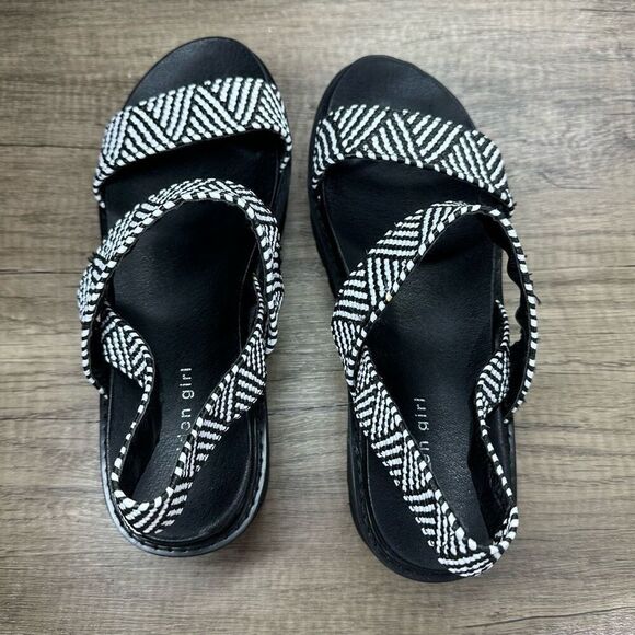 Madden Girl~Women’s~ Platform Black/ White Patterned Sandals~Size 9 - Picture 6 of 9